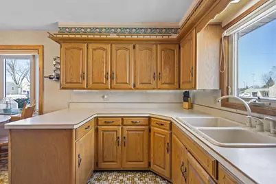 909 W Weiland Avenue, Appleton, WI 54914 - Photo 8