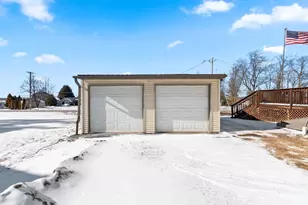 309 S Warrington Ave, Cecil, WI 54111 - Photo 6