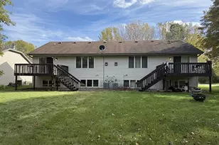 2119 N Cloudview Dr, Appleton, WI 54914 - Photo 2