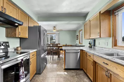 3033 W Hiawatha Drive, Appleton, WI 54914 - Photo 2