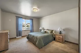 2125 Fox Pt Cir, De Pere, WI 54115 - Photo 24