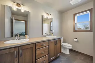 2125 Fox Pt Cir, De Pere, WI 54115 - Photo 26