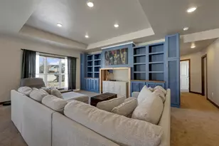 2125 Fox Pt Cir, De Pere, WI 54115 - Photo 6