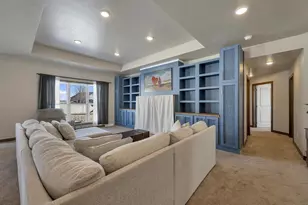 2125 Fox Pt Cir, De Pere, WI 54115 - Photo 8