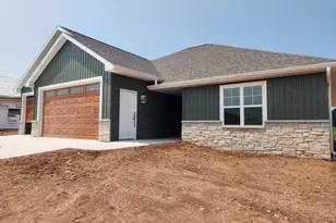 2650 Cornell Ave, Neenah, WI 54952 - Photo 8