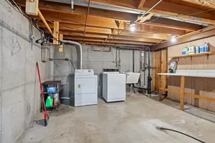 1129 Suburban Dr, De Pere, WI 54115 - Photo 18