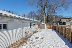 1129 Suburban Dr, De Pere, WI 54115 - Photo 22