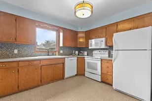 913 N Harriman St, Appleton, WI 54911 - Photo 16