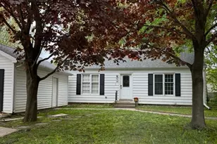 182 N Clinton Ave, Clintonville, WI 54929 - Photo 1