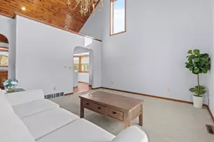 2618 W Sunnyview Cir, Appleton, WI 54914 - Photo 6