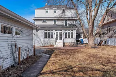 1225 Washington Avenue, Oshkosh, WI 54901 - Photo 4