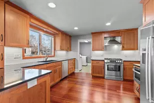 2134 Sunrise Dr, Appleton, WI 54914 - Photo 8