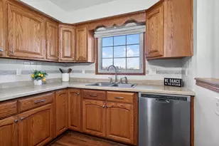 1201 Appleton St, Menasha, WI 54952 - Photo 4