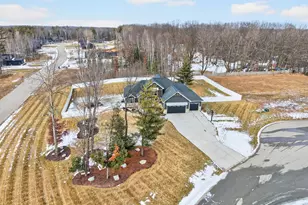 692 Blackberry Ct, Oneida, WI 54155 - Photo 4