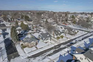 1612 17th Ave, Menominee, MI 49858 - Photo 2