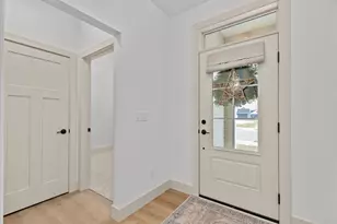 N9046 Southtowne Dr, Menasha, WI 54952 - Photo 4