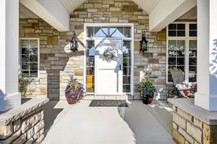 5667 N Summerland St, Appleton, WI 54913 - Photo 8