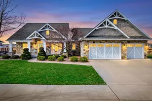 5667 N Summerland St, Appleton, WI 54913 - Photo 2