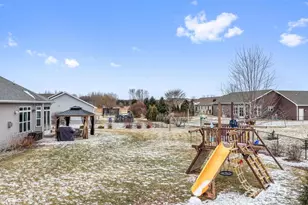 1823 Nation Ct, Neenah, WI 54956 - Photo 36