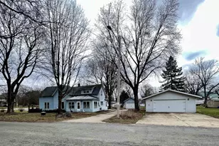 224 N Madison St, Coloma, WI 54930 - Photo 2