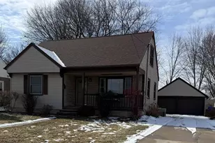 1727 S Lawe St, Appleton, WI 54915 - Photo 2