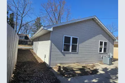 1906 Mitchell Street, Oshkosh, WI 54901 - Photo 38