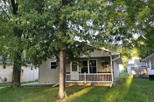1906 Mitchell St, Oshkosh, WI 54901 - Photo 6