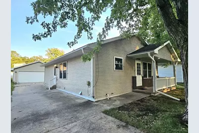 1906 Mitchell Street, Oshkosh, WI 54901 - Photo 2