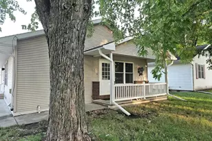 1906 Mitchell St, Oshkosh, WI 54901 - Photo 4