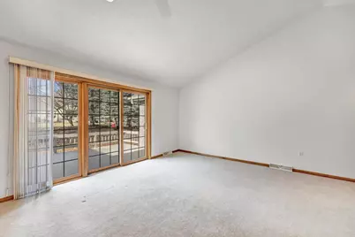 423 Woodfield Drive, Green Bay, WI 54313 - Photo 6