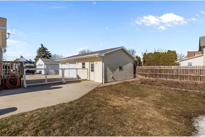 207 W Forest Avenue, Neenah, WI 54956 - Photo 10