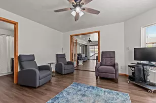 207 W Forest Ave, Neenah, WI 54956 - Photo 18