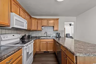 207 W Forest Ave, Neenah, WI 54956 - Photo 14