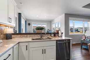 2950 E Turquoise Ln, Appleton, WI 54913 - Photo 6