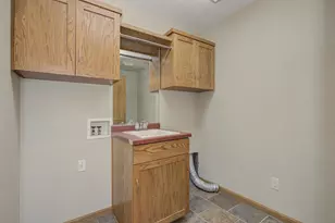 1690 Gateway Meadows Ln, Neenah, WI 54956 - Photo 18