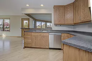 1690 Gateway Meadows Ln, Neenah, WI 54956 - Photo 4