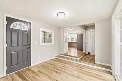 236 W 20th Avenue, Oshkosh, WI 54902 - Photo 2