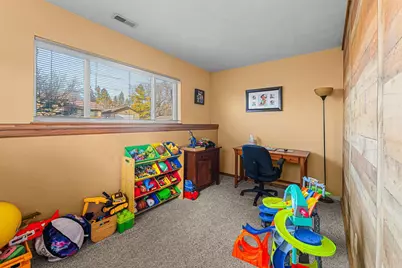 23 W Smith Avenue, Oshkosh, WI 54901 - Photo 12