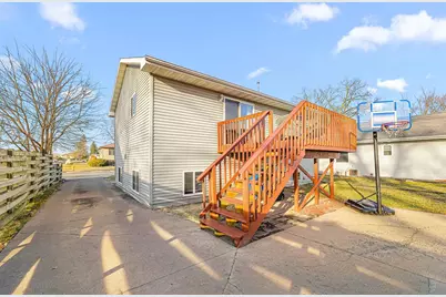 23 W Smith Avenue, Oshkosh, WI 54901 - Photo 4