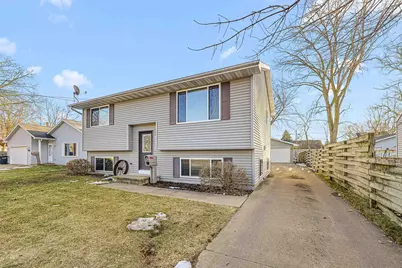 23 W Smith Avenue, Oshkosh, WI 54901 - Photo 2