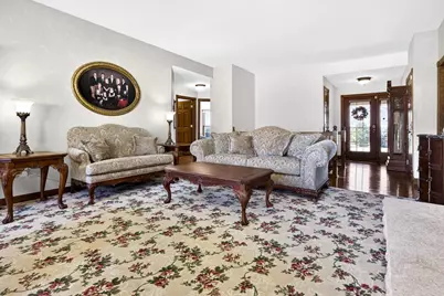 5565 Applewood Court, Hartford, WI 53027 - Photo 8
