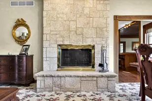 5565 Applewood Ct, Hartford, WI 53027 - Photo 10