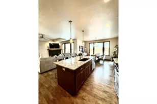 1342 Buckys, Green Bay, WI 54313 - Photo 6