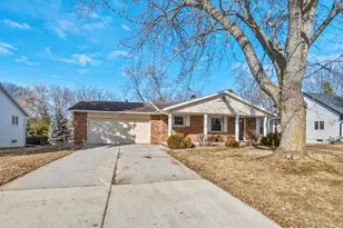 3165 Humboldt Rd, Green Bay, WI 54311 - Photo 2