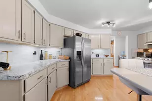 1831 S Mayfair Dr, Appleton, WI 54914 - Photo 14