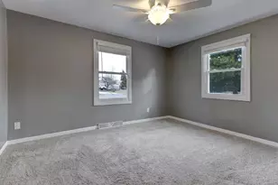 623 Hunters Point Rd, Neenah, WI 54956 - Photo 20