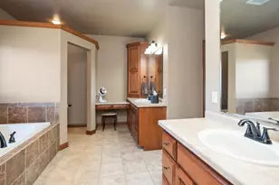 2145 Roberta Ct, Green Bay, WI 54313 - Photo 24