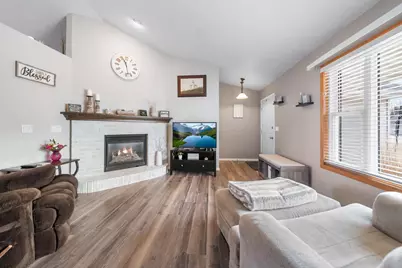 2028 Couples Court, New Franken, WI 54229 - Photo 4