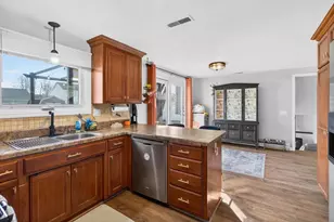 2610 Vicki Ln, Green Bay, WI 54311 - Photo 10