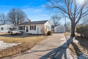 831 Sunny Ln, Green Bay, WI 54304 - Photo 28